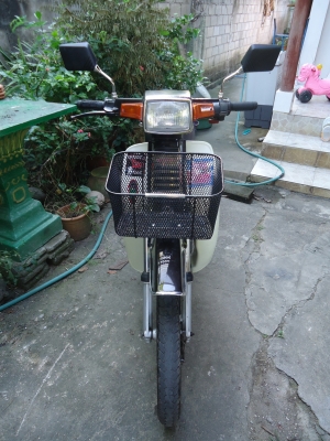 ขาย SUZUKI RC80 พร้อมเล่มทะเบียนภาษีไม่ขาด  พรบ.พร้อม สภาพดีมาก 6,000.- ;วิ่งฉิว ปลิวลม เครื่องแห้งๆ แน่นๆครับ อยู่เชียงใหม่