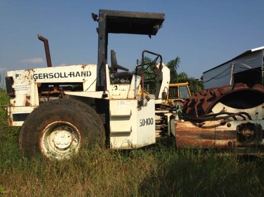 **ขายแล้ว**ขายรถบดถนนพร้อมล้อหนาม Ingersollrand Sd-100 **ขายแล้ว**ขายรถบดถนนพร้อมล้อหนาม Ingersollrand Sd-100