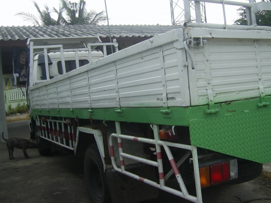 ขายด่วน 14/9/56  รถบรรทุก 6  ล้อ HINO FC เครื่องยนต์ EH700   168 แรงม้า กระบะคาร์โก้ 5.50 เมตร