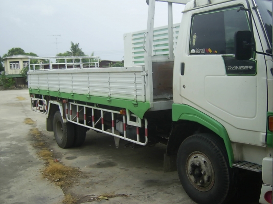 ขายด่วน 14/9/56  รถบรรทุก 6  ล้อ HINO FC เครื่องยนต์ EH700   168 แรงม้า กระบะคาร์โก้ 5.50 เมตร