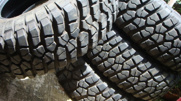 ขายยาง BF Goodrich Mudterrain KM2 285 75 r16 ปี12 ใหม่กิ๊ก ขายยาง BF Goodrich Mudterrain KM2 285 75 r16 ปี12 ใหม่กิ๊ก