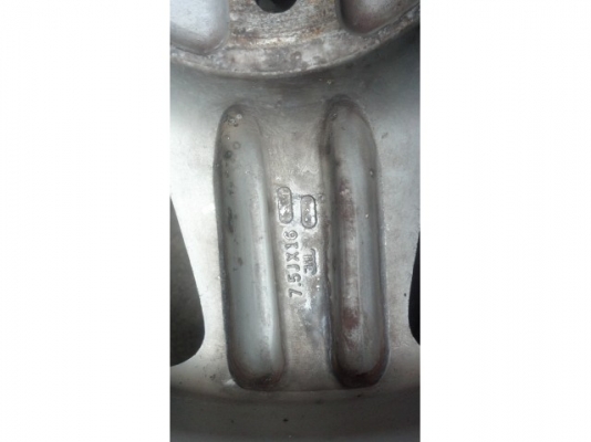 แม็กอิตาลี ขอบ 16 ขนาด 4 รู 100 แถมยาง 1 ชุด