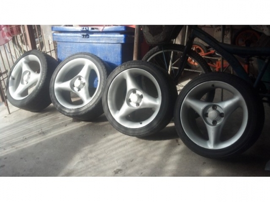 แม็กอิตาลี ขอบ 16 ขนาด 4 รู 100 แถมยาง 1 ชุด