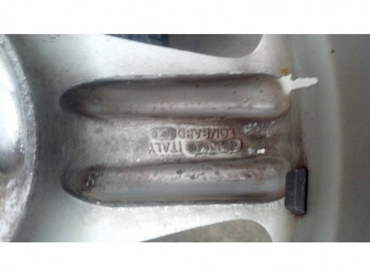 แม็กอิตาลี ขอบ 16 ขนาด 4 รู 100 แถมยาง 1 ชุด