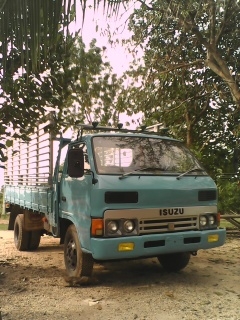 ขายรถบรรทุกหกล้อ Isuzu KS เครื่อง 110 แรง รถห้างกระบะคาร์โก้ 4.30 เมตร สภาพพร้อมใช้