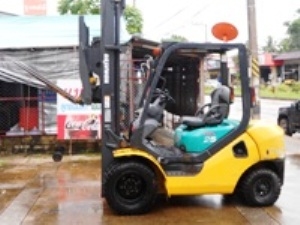 ขายรถโฟล์คลิฟท์ โคมัสสุ FD25T-16 เก่าญี่ปุ่น