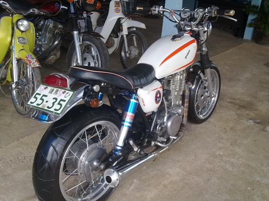 ขาย sr 400 สภาพแต่ง ขับ หล่อๆ เรยคับ ขาย sr 400 สภาพแต่ง ขับ หล่อๆ เรยคับ