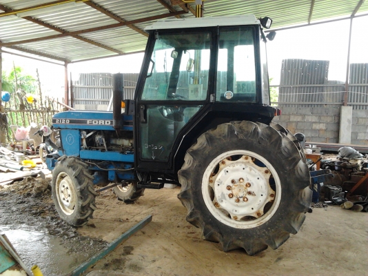 ขายรถแทรกเตอร์ FORD 2120 แบบ S445A ขนาด 4 สูบ 2 เพลา 35 แรงม้า