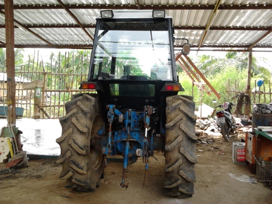 ขายรถแทรกเตอร์ FORD 2120 แบบ S445A ขนาด 4 สูบ 2 เพลา 35 แรงม้า