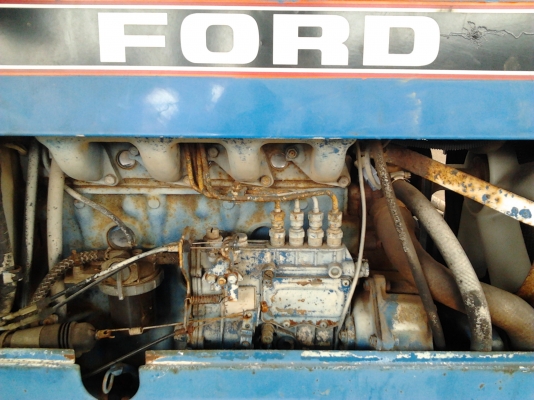 ขายรถแทรกเตอร์ FORD 2120 แบบ S445A ขนาด 4 สูบ 2 เพลา 35 แรงม้า