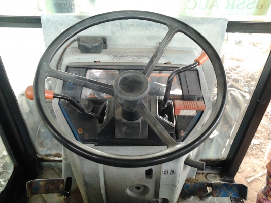 ขายรถแทรกเตอร์ FORD 2120 แบบ S445A ขนาด 4 สูบ 2 เพลา 35 แรงม้า