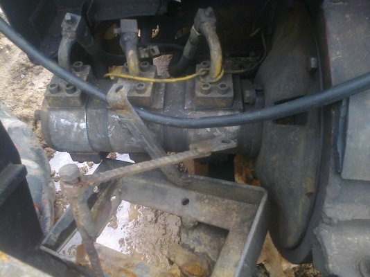 ขายแบคโคเล็ก KOMATSU PC10-6 ขายแบคโคเล็ก KOMATSU PC10-6