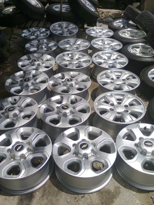 ขายล้อเดิมติดมีทุกรุ่นครับ