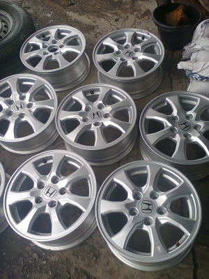 ขายล้อขอบ15 5 รู114 ชุดละ2500