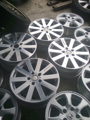 ขายล้อขอบ17ชุดละ4500 0806260417