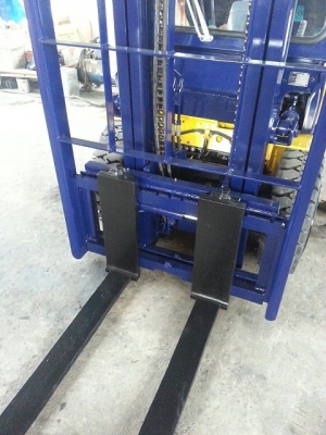 ขาย KOMATSU FD30T-12  ดีเซล เสา 4 เมตร รถเก่าญี่ปุ่น