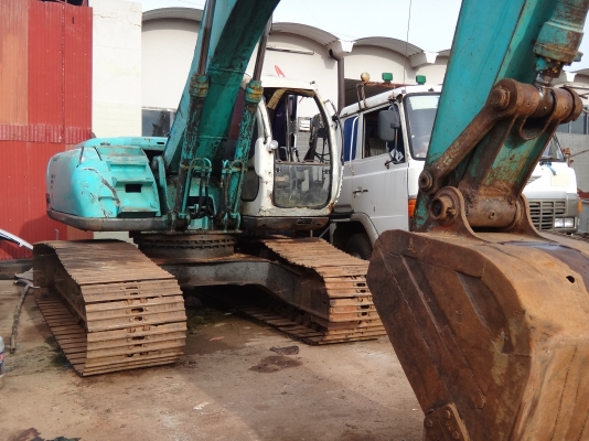 ขายด่วน รถแบคโฮ COBELCO 200 รุ่น 5 พร้อมใช้งาน ราคาพอไปได้ ขายด่วน รถแบคโฮ COBELCO 200 รุ่น 5 พร้อมใช้งาน ราคาพอไปได้