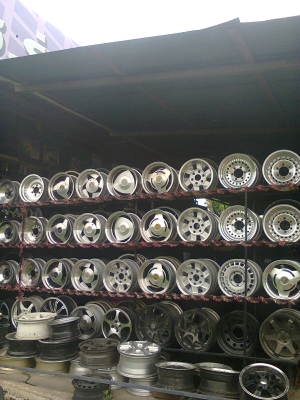 ขายแม็กใหม่หลายชุดชุดละ6500 0806260417 เล็กครับ