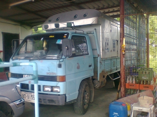 ขายรถบรรทุกหกล้ออีซูซู NKR กระบะยาว 4.30 เมตร เครื่อง 110 แรงม้า