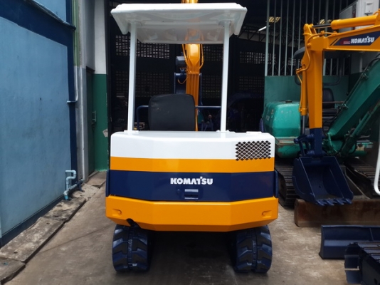ขาย รถขุด KOMATSU รุ่น PC10-6- แทร็กยาง มือสองญี่ปุ่น