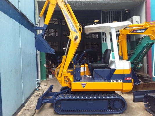 ขาย รถขุด KOMATSU รุ่น PC10-6- แทร็กยาง มือสองญี่ปุ่น