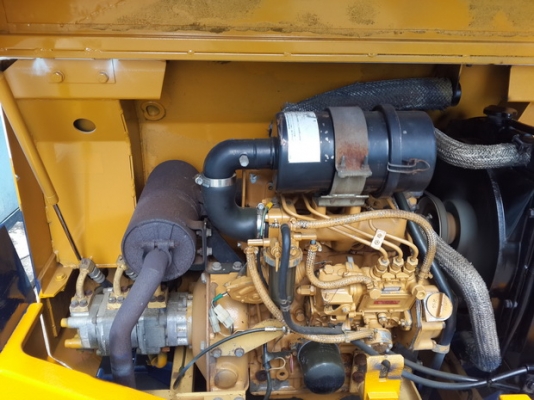 ขาย รถขุด KOMATSU รุ่น PC10-6- แทร็กยาง มือสองญี่ปุ่น