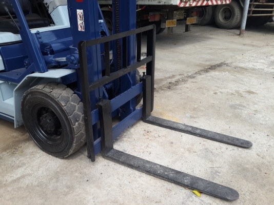 ขาย รถยก KOMATSU  2.5 ตัน รุ่น FD25-11- มือสองญี่ปุ่น