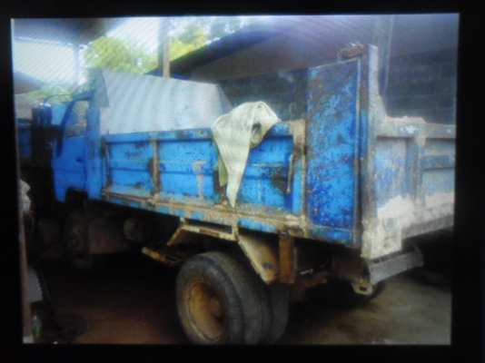 เก่าแต่สีขายถูกๆครับรถ 6 ล้อดั้ม ISUZU KS 110 แรงเครื่องดีเกียร์ดีทะเบีบยมีชุดโอนพร้อม