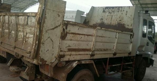 ISUZU DECA 210 HP 6HH1 หกล้อดั๊มพ์ กระบะดั๊มพ์เหล็ก 6 ตันยิงหน้าความยาว 3.60 เมตร เครื่องแน่นแรงดี ภายในเก๋งคอนโซลสวยครบ CD แอร์เย็น พ.เพาเวอร์ ก.ไฟฟ้า ระบบเบรคทริ๊ปฟี้ ช่วงล่างแน่นคัชซีไม่มีบวม ยาง 8.25 ขอบ 16 สภาพดี 70\% พร้อมบรรทุกพร้อมใช้งาน เอกสารทะเบ ISUZU DECA 210 HP 6HH1 หกล้อดั๊มพ์ กระบะดั๊มพ์เหล็ก 6 ตันยิงหน้าความยาว 3.60 เมตร เครื่องแน่นแรงดี ภายในเก๋งคอนโซลสวยครบ CD แอร์เย็น พ.เพาเวอร์ ก.ไฟฟ้า ระบบเบรคทริ๊ปฟี้ ช่วงล่างแน่นคัชซีไม่มีบวม ยาง 8.25 ขอบ 16 สภาพดี 70\% พร้อมบรรทุกพร้อมใช้งาน เอกสารทะเบ