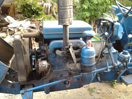 ขายรถไถฟอร์ด1000 สี่สูบ 4 เกียร์เพราเดียว