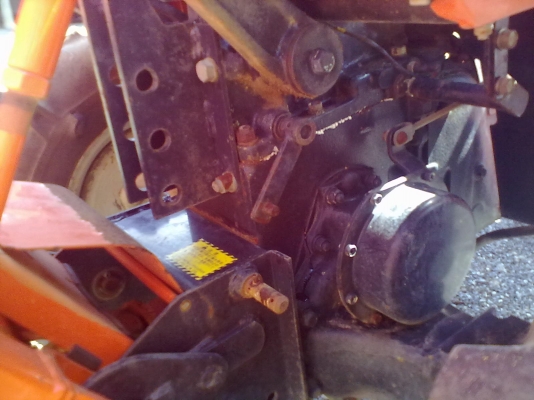 ขายรถไถ HINOMOTO 14.5 แรง 4x4WD พร้อมโรตารี่ เก่านอกไม่เคยใช้งานในไทย พร้อมใช้ครับ