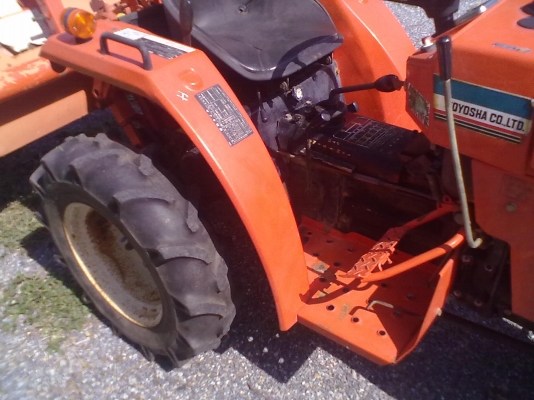 ขายรถไถ HINOMOTO 14.5 แรง 4x4WD พร้อมโรตารี่ เก่านอกไม่เคยใช้งานในไทย พร้อมใช้ครับ