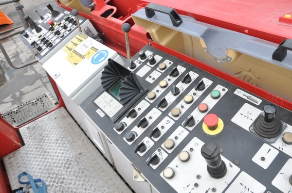 รถขูดไสถนน WIRTGEN W2200