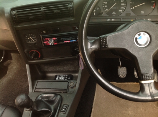 BMW E30 318i Coupe MT BMW E30 318i Coupe MT