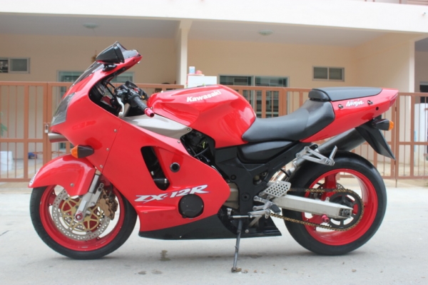 ขาย KAWASAKI ZX12r ปี2001 หัวฉีด อินวอยล์แท้ๆ สภาพสวยมาก ไม่ชนไม่ล้ม