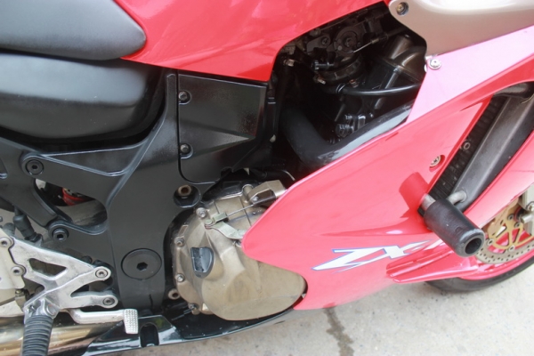 ขาย KAWASAKI ZX12r ปี2001 หัวฉีด อินวอยล์แท้ๆ สภาพสวยมาก ไม่ชนไม่ล้ม