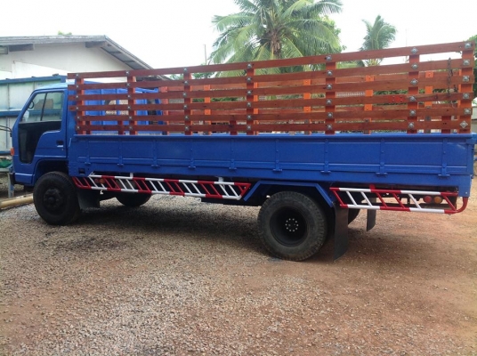 ขายด่วย 6 ล้อ กลาง สภาพพร้อมใช้งาน