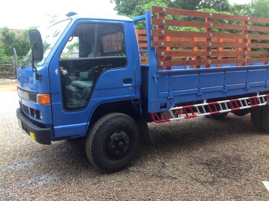 ขายด่วย 6 ล้อ กลาง สภาพพร้อมใช้งาน