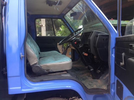 ขายด่วย 6 ล้อ กลาง สภาพพร้อมใช้งาน