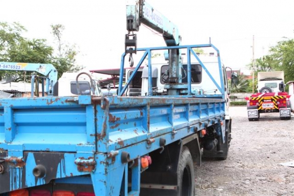 ขายรถบรรทุก6ล้อติดเครน !รถออกห้างแท้!