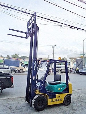 ขายรถยกโคมัสสึ 1.5 ตัน รุ่น16 เครื่องเบนซิน เกียร์ออโต้ กระบอกคู่ งาสไลด์ซ้าย-ขวา เสาสูง 3 เมตร ยางตัน พวงมาลัยเพาเว่อร์ สีเดิมจากนอก นำเข้าจากญี่ปุ่น ใช้งานได้ทันที ขายรถยกโคมัสสึ 1.5 ตัน รุ่น16 เครื่องเบนซิน เกียร์ออโต้ กระบอกคู่ งาสไลด์ซ้าย-ขวา เสาสูง 3 เมตร ยางตัน พวงมาลัยเพาเว่อร์ สีเดิมจากนอก นำเข้าจากญี่ปุ่น ใช้งานได้ทันที