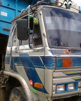 NISSAN UD 177 HP NE6 CDA 12M สิบล้อดั๊มพ์ 2 เพลา กระบะดั๊มพ์มิเนียม 12 ตันคอกดั๊มพ์หินดั๊มพ์ทรายสภาพสวย เครื่องแน่นแรงดี หัวเก๋งแล็ปลายสวยภายในคอนโซลครบ พวงมาลัยเพาเวอร์ ระบบเบรคทริ๊ปฟี้ ช่วงล่างคัชซีไม่แตกไม่บวม ยางสภาพดี 10 เส้นประมาณ 70\% พร้อมบรรทุกพร้