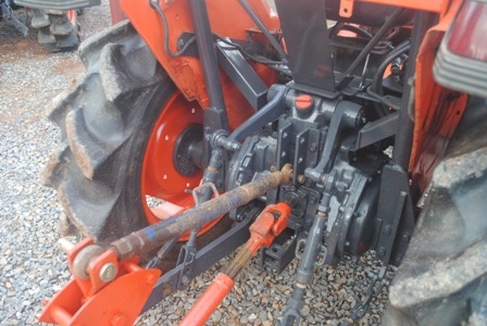 ขายรถไถ Kubota L 2808 (4WD) พร้อมดันหน้าและตัวตัดหญ้า