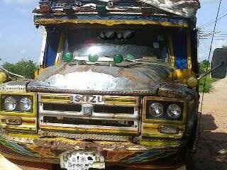 ISUZU TX 170 HP 6BF1 รถหัวยาวหางปลาสิบล้อเพลาเดียว ชุดเพลาท้ายขนาดใหญ่ของมิตซูบิชิ FUSO ใช้ลาก PC-120 ได้เลยครับ เครื่องแห้งแรงดี ภายในเก๋งคอนโซลครบ พวงมาลัยเพาเวอร์ ยางสภาพดี 70\% พร้อมบรรทุกได้เลย เอกสารเล่มทะเบียนครบพร้อม ราคาต่อรองได้ครับ