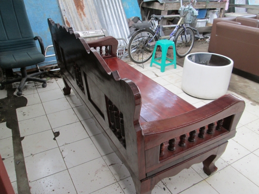 ไม้มะค่า  หนาหนัก  สวยงาม  มีสง่า   น่านั่ง   น่านอน  มีระดับ