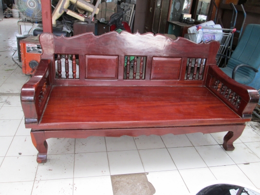 ไม้มะค่า  หนาหนัก  สวยงาม  มีสง่า   น่านั่ง   น่านอน  มีระดับ