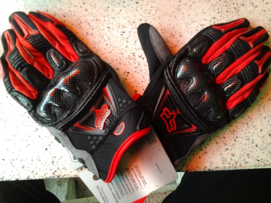 ".ถุงมือ..FOX..