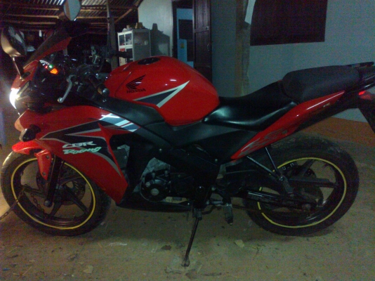ขาย CBR 150 ตัวใหม่ ทะเบียนชุดโอนครบ ราคา 53,000 โทร 0883129360 ขาย CBR 150 ตัวใหม่ ทะเบียนชุดโอนครบ ราคา 53,000 โทร 0883129360