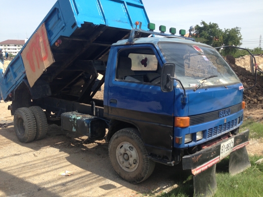 ขาย 6ล้อดั้ม3ตัน npr 115