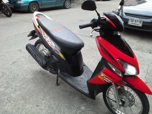 CLICK ปี 51 สีส้ม แดง ดำ รถบ้าน สภาพเดิมๆ เครื่องแน่น ไม่หลวม ไม่มีควันขาว ชุดสีสด มีเล่ม เอกสารครบ